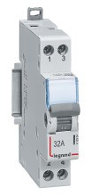 LEGRAND 412904 CX3 KIPPSCH. 1S+1Ö 32A 1M