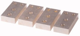 EATON enthält Teile für eine Schalterseite oben oder unten für 3- bzw. 4-polige Schalter. Isolati
